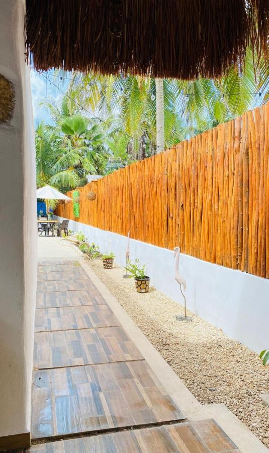 Casa Delfines Rio Lagartos Hotel Exterior photo